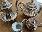 Servies in verzilvers porselein, Ophalen