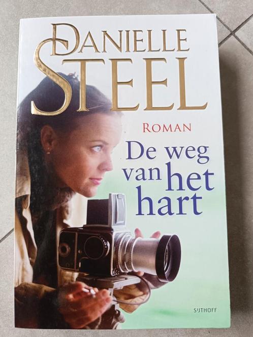 Danielle Steel - De weg van het hart, Boeken, Romans, Zo goed als nieuw, Ophalen