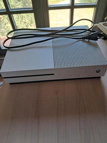 Xbox one s 500Gb plus 10 games beschikbaar voor biedingen