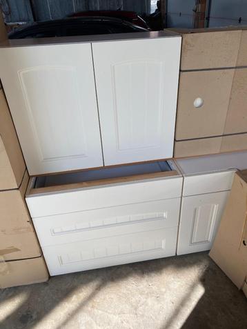 NIEUW Keuken beschikbaar voor biedingen