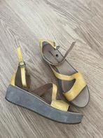 Gele lederen sandalen Janet Sport maat 38, Ophalen of Verzenden, Zo goed als nieuw