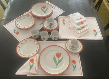 Tulpenpatroonservice voor 5 personen beschikbaar voor biedingen