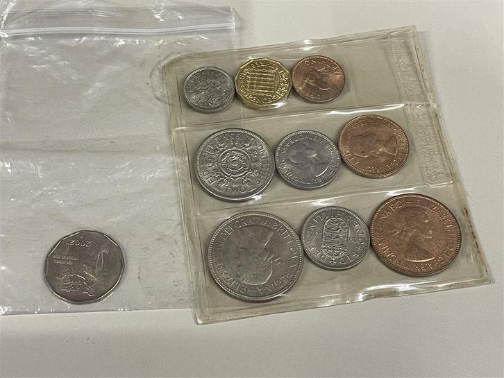 10 munten zie fotos, Postzegels en Munten, Munten | Europa | Niet-Euromunten, Ophalen of Verzenden