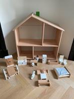 Poppenhuis IKEA + houten meubilair Petite Amélie, Enfants & Bébés, Jouets | Maisons de poupées, Maison de poupées, Enlèvement