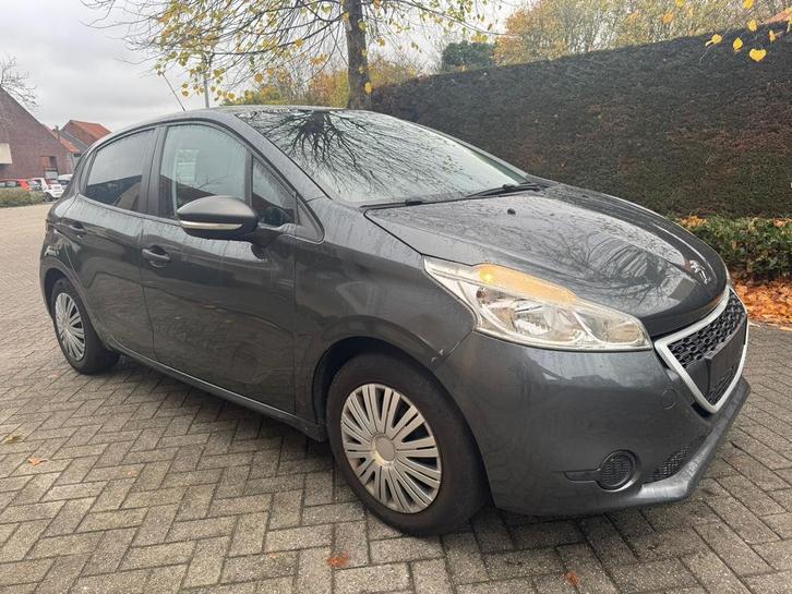 Peugeot 208 1.0 benzine airco Goede staat, Auto's, Peugeot, Bedrijf, Te koop, Benzine, Stadsauto, 5 deurs, Handgeschakeld, Ophalen