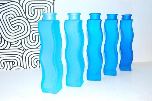 5 Vases vagues design en verre bleu 'frost', Antiquités & Art, Art | Objets design, Enlèvement ou Envoi