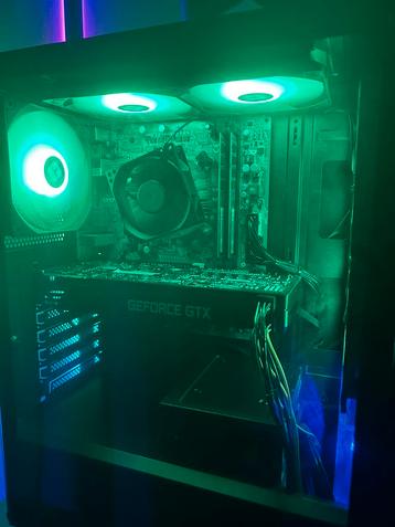 Gaming pc beschikbaar voor biedingen