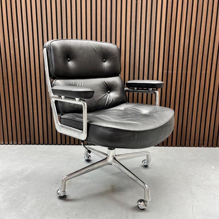 Vitra Eames Lobby chair - Vintage - Nero leder, Antiquités & Art, Antiquités | Meubles | Chaises & Canapés