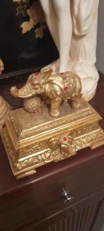 boite á bijoux décorer avec motif d elephant sertie, Antiquités & Art, Enlèvement ou Envoi