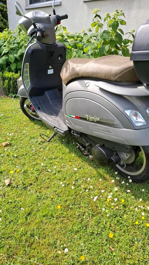Razzo venice XS 125., Fietsen en Brommers, Snorfietsen en Snorscooters, Zo goed als nieuw, Ophalen