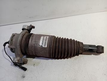 VEERPOOT LINKS ACHTER Porsche Cayenne II (92A) (7P5616019Q) beschikbaar voor biedingen