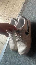 Nike Air Force 1, Enlèvement, Comme neuf