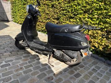 scooter 4 takt beschikbaar voor biedingen