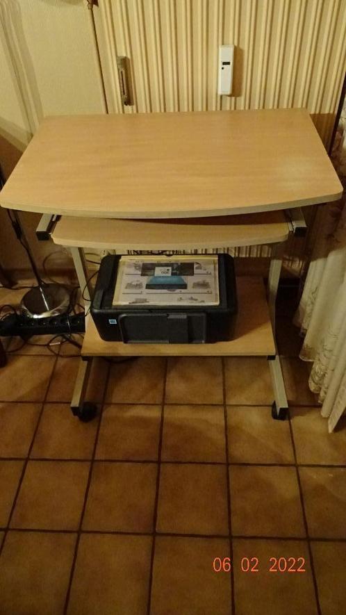 Praktisch kantoor, Huis en Inrichting, Bureaus, Gebruikt, Bureau, Ophalen