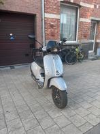 Vespa sprint, Fietsen en Brommers, Snorfietsen en Snorscooters, Ophalen, Zo goed als nieuw, Benzine, Vespa