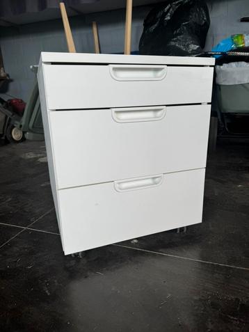 Bureau kast, 3 lades, wit beschikbaar voor biedingen