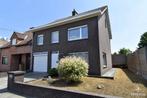 Woning te koop in Gullegem, 3 slpks, 241 m², Vrijstaande woning, 3 kamers, 231 kWh/m²/jaar