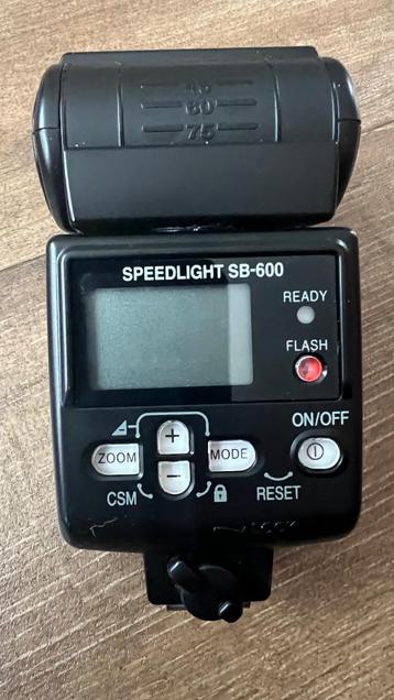 Nikon Speedlight F-SB 600 beschikbaar voor biedingen