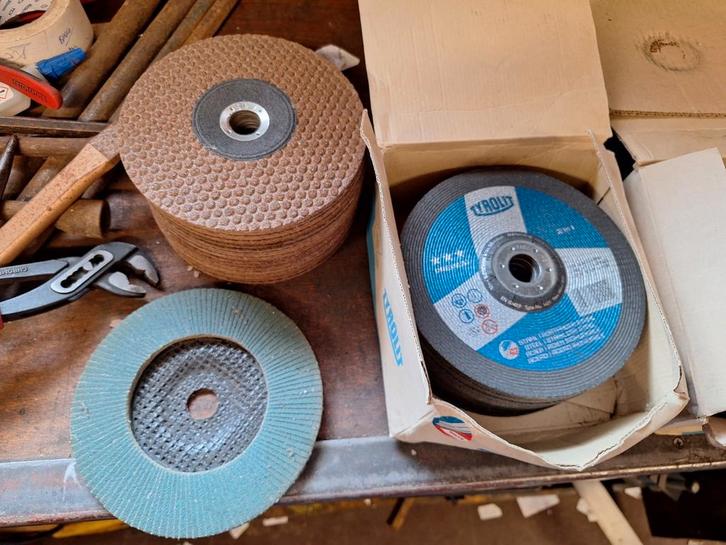 Partij schijven 180mm 95 stuks, Doe-het-zelf en Bouw, Gereedschap | Machine-onderdelen en Toebehoren, Zo goed als nieuw, Ophalen of Verzenden