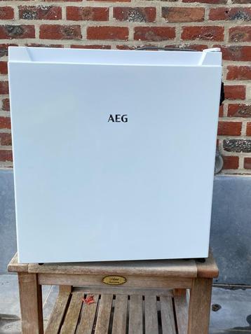 Frigo bar AEG ORT541EW