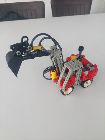 Lego 8837 Pneumatic Excavator beschikbaar voor biedingen