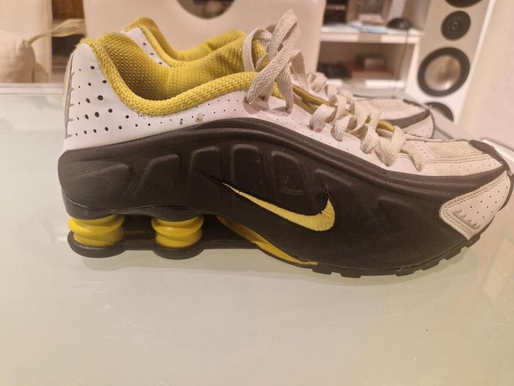 Nike shox 2024  maat 42 ., Sport en Fitness, Loopsport en Atletiek, Zo goed als nieuw, Nike, Ophalen