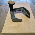 Gietijzeren schoenleest / aambeeld, Ophalen