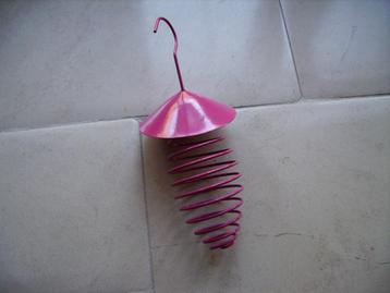 vogelvoederveer beschikbaar voor biedingen