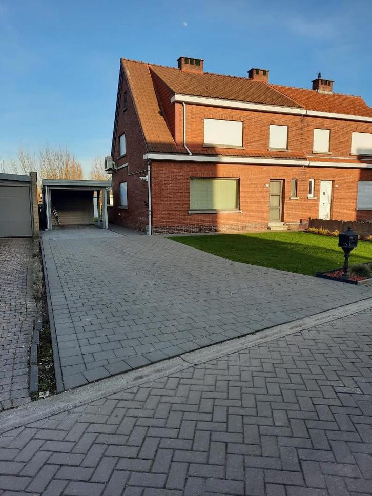 70 m² Betonklinkers (21,5 x 21,5 x 6 cm)–Grijs–Opgestapeld!, Tuin en Terras, Tegels en Klinkers, Zo goed als nieuw, Klinkers, 10 m² of meer