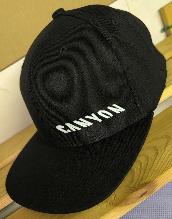 Canyon Flexfit Pet, Zwart, Maat L/XL, Fietsen en Brommers, Fietsaccessoires | Fietskleding, Zo goed als nieuw, Dames, Heren, Kinderen