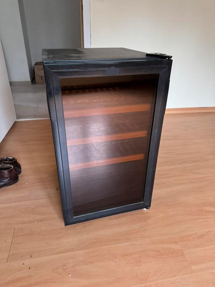 Refroidisseur à vin Delizia DZ-35B, Electroménager, Réfrigérateurs & Frigos, Utilisé, Sans bac à congélation, 85 à 120 cm, 45 à 60 cm