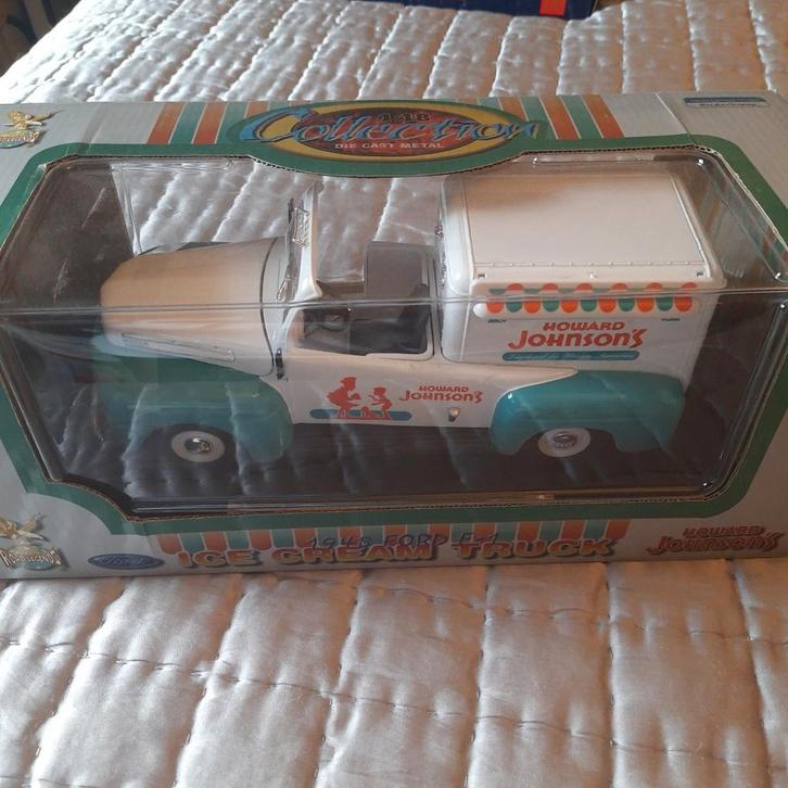 CAMION DE CRÈME GLACÉE FORD F-1 Howard Johnson *MIB* 1/18, Hobby & Loisirs créatifs, Voitures miniatures | 1:18, Neuf, Voiture