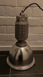 Vintage industriële lamp Zumtobel Staff - Copa D, Huis en Inrichting, Ophalen, 50 tot 75 cm, Zo goed als nieuw, Glas