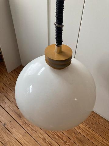 Retro luster wit beschikbaar voor biedingen