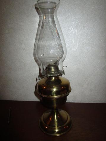 petroleumlamp in koper autenthiek Belgica glas