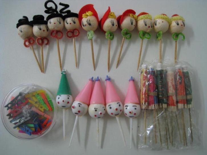 Vintage collectie taartprikkers, parasols, taartversiering, Hobby en Vrije tijd, Taarten en Cupcakes maken, Ophalen
