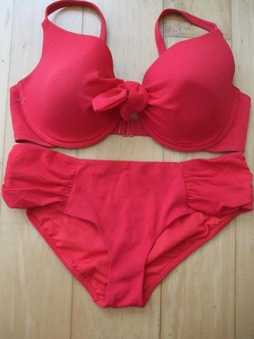 RODE BIKINI C&A , cup EU 90D , slip maat 40 /nieuwstaat, Rouge, Enlèvement ou Envoi, Comme neuf, Bikini