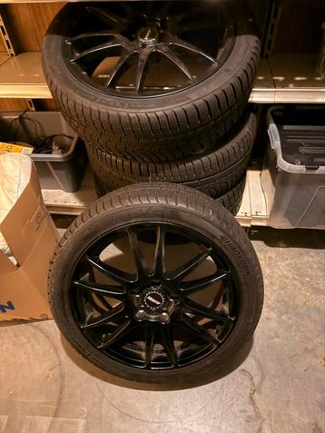 Set winterbanden met velgen te koop beschikbaar voor biedingen