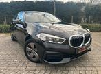 BMW 118i Pack M * GARANTIE * CarPlay * Bluetooth * Euro 6 d, Auto's, BMW, Bluetooth, Zwart, 5 deurs, 103 kW