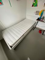 IKEA bed met lattenbodem en matras, Comme neuf, Enlèvement, Sommier à lattes