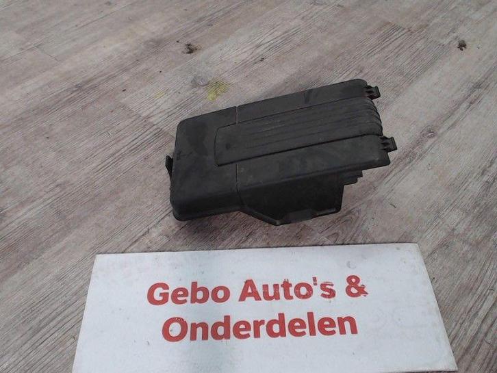 ACCUBAKDEKSEL Volkswagen Golf VI (5K1) (01-2008/11-2013), Auto-onderdelen, Overige Auto-onderdelen, Volkswagen, Gebruikt