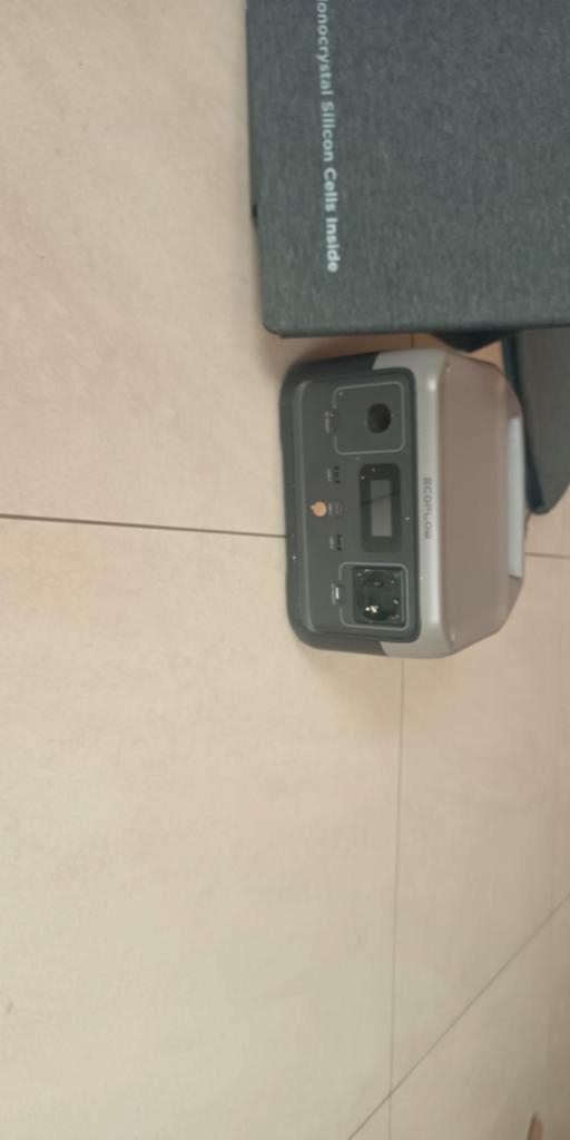 Ecow flow River2 + paneau solaire, Telecommunicatie, Powerbanks, Zo goed als nieuw, Ophalen