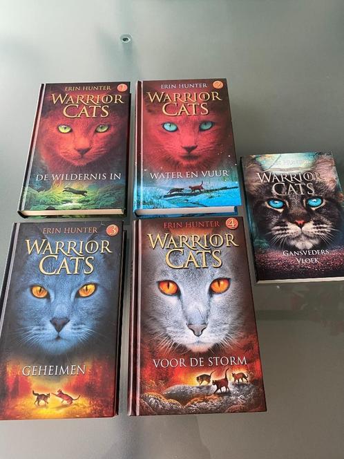 Warrior Cats - Erin Hunter / reeks 1 - boeken 1, 2, 3 en 4, Livres, Fantastique, Neuf, Enlèvement ou Envoi