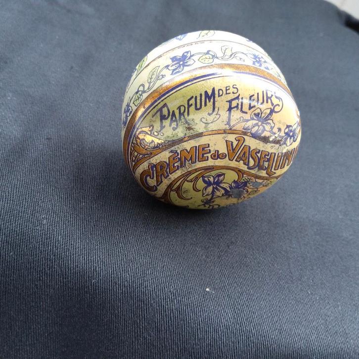 Antiek blikje: "Crème de Vaseline.  Parfum des fleurs", Verzamelen, Blikken, Ophalen of Verzenden