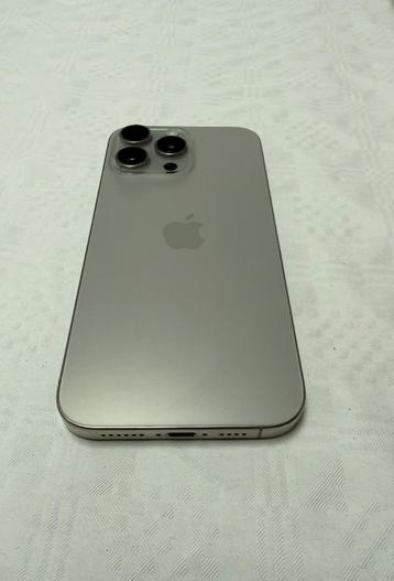 iPhone 16 Pro Max 256 Go Gris sidéral beschikbaar voor biedingen
