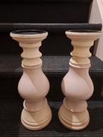 2 identieke, landelijke kandelaars, 24cm hgte, Huis en Inrichting, Woonaccessoires | Kandelaars en Kaarsen, Ophalen, Hout