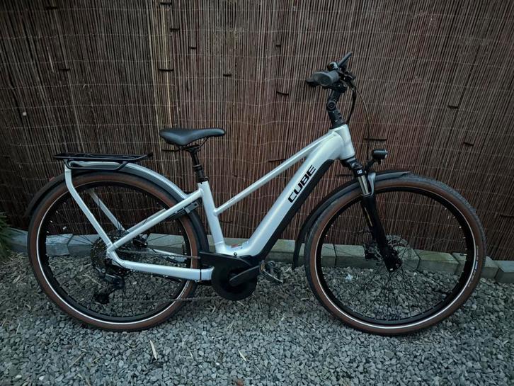 CUBE TOURING HYBRID PRO 625 2024 SmartSysteem slechts 900km!, Vélos & Vélomoteurs, Vélos électriques, Comme neuf, Cube, Enlèvement