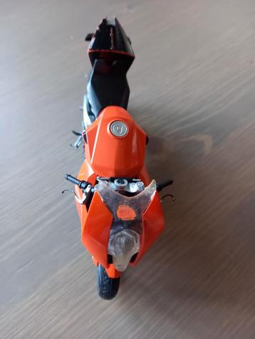 modèle réduit KTM RC8, Enlèvement ou Envoi, Comme neuf