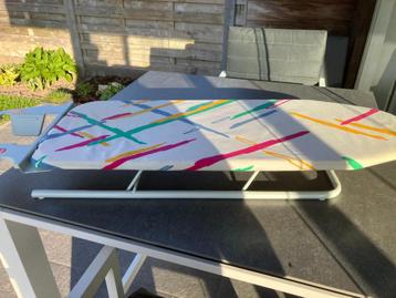 Tafelstrijkplank beschikbaar voor biedingen
