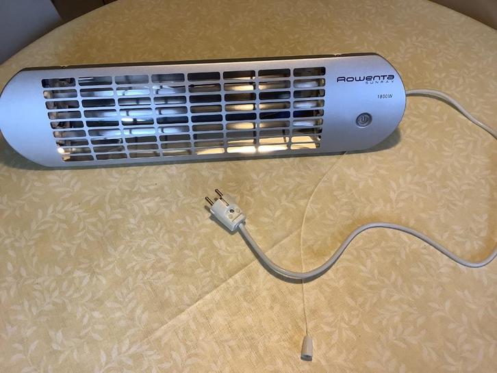 Verwarming en radiatoren, Doe-het-zelf en Bouw, Verwarming en Radiatoren, Gebruikt, Overige typen, 800 watt of meer, Minder dan 30 cm